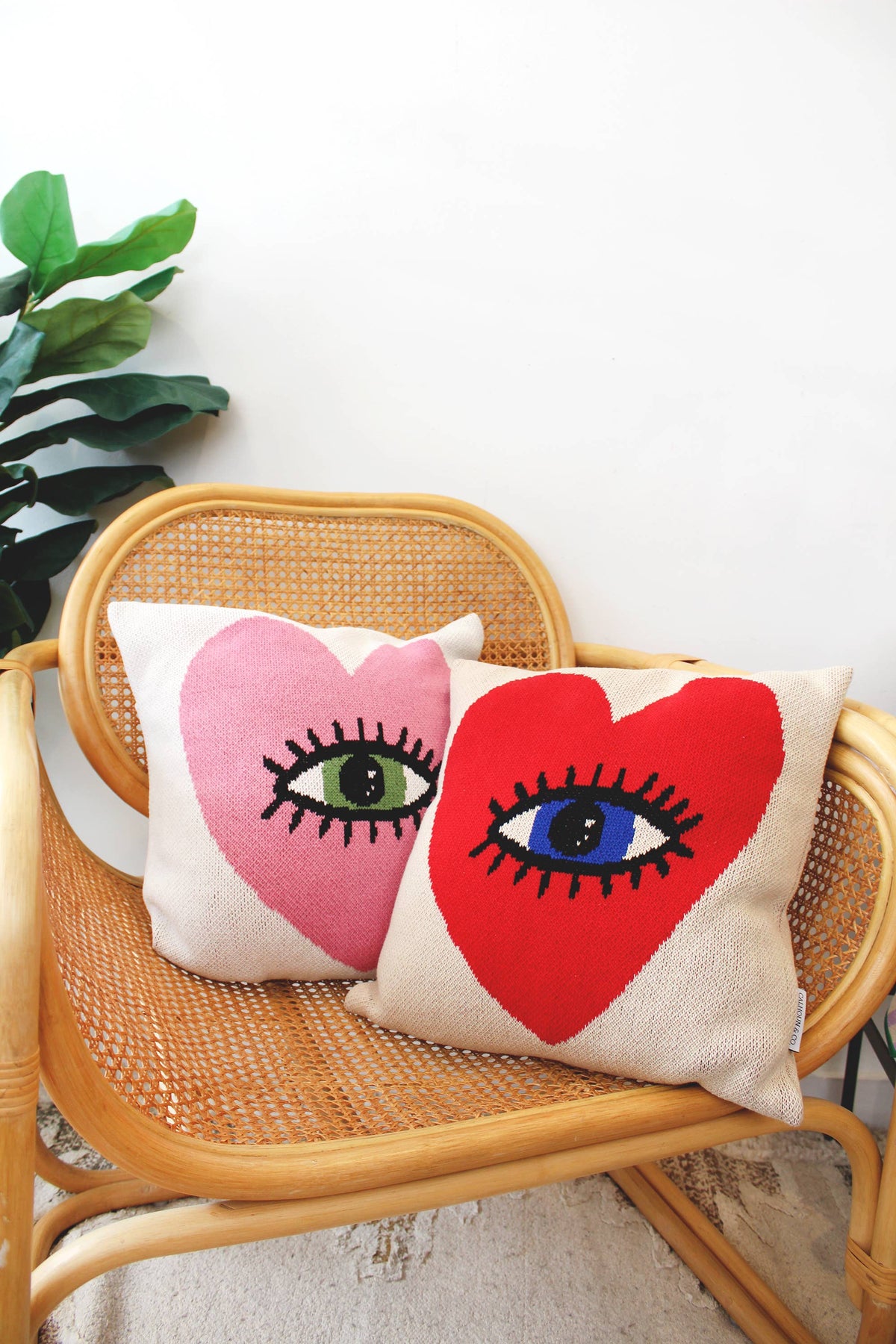 Heart Eye Knit Pillow